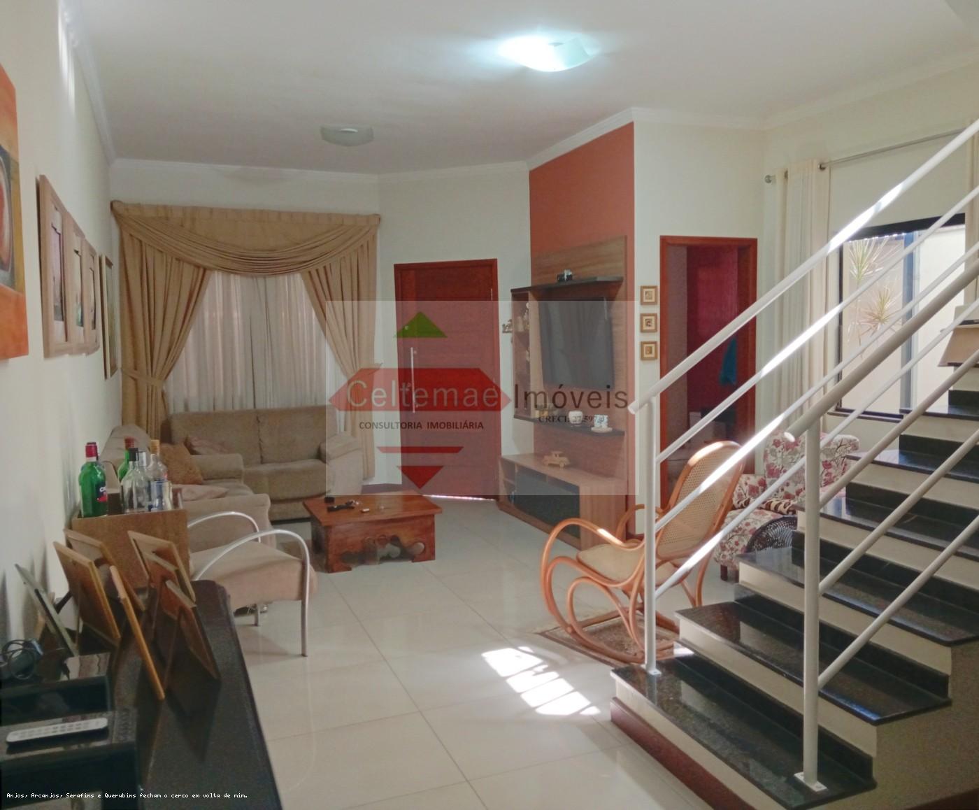 Casa, 3 quartos, 214 m² - Foto 1