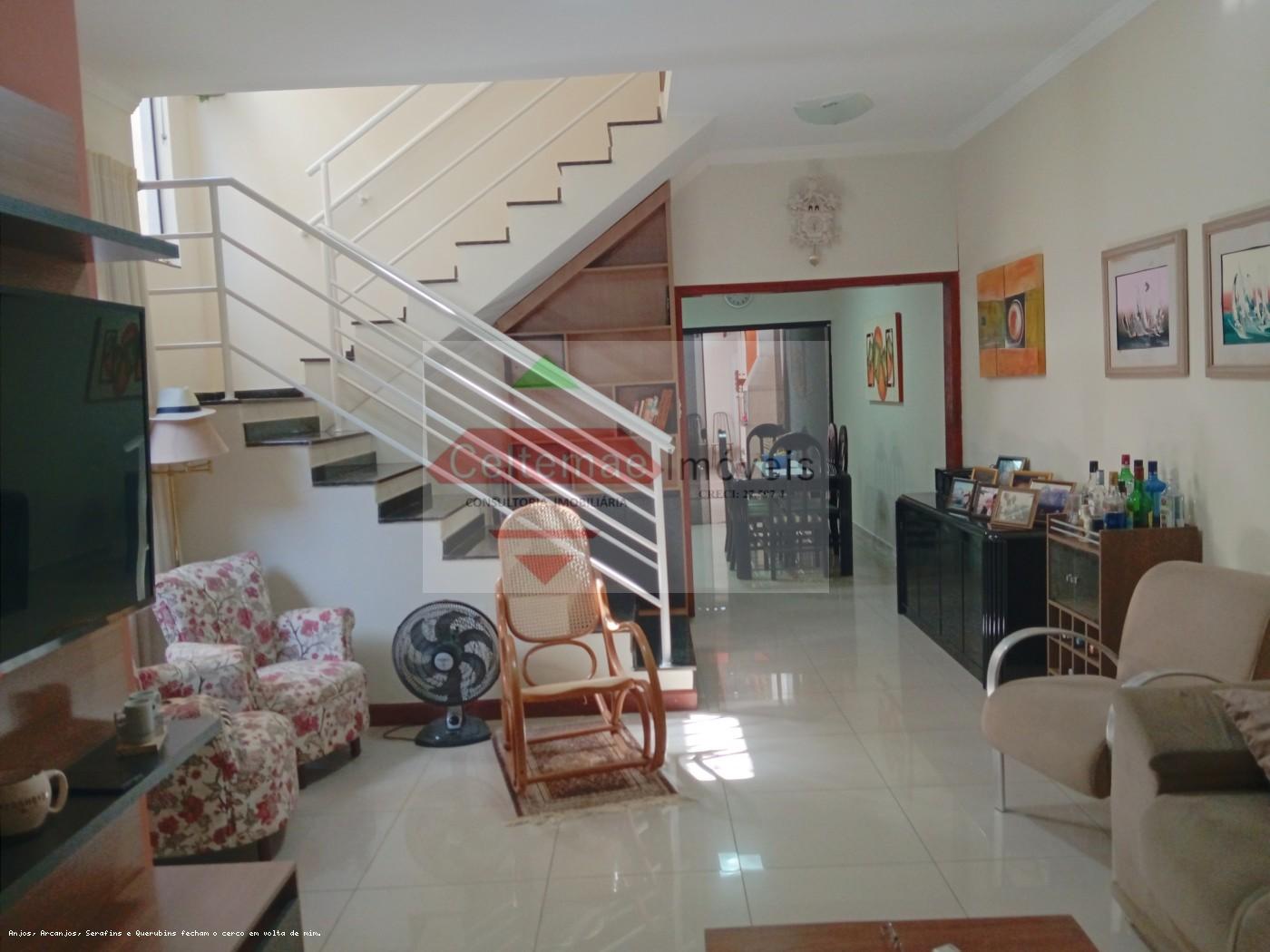 Casa, 3 quartos, 214 m² - Foto 2