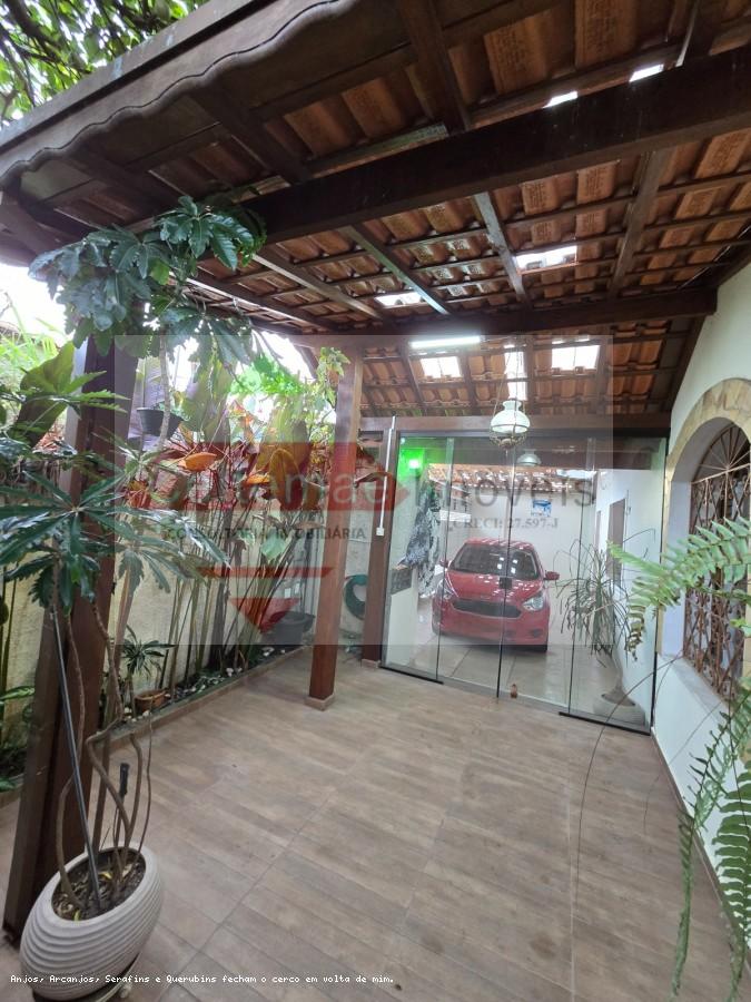 Casa, 4 quartos, 219 m² - Foto 2