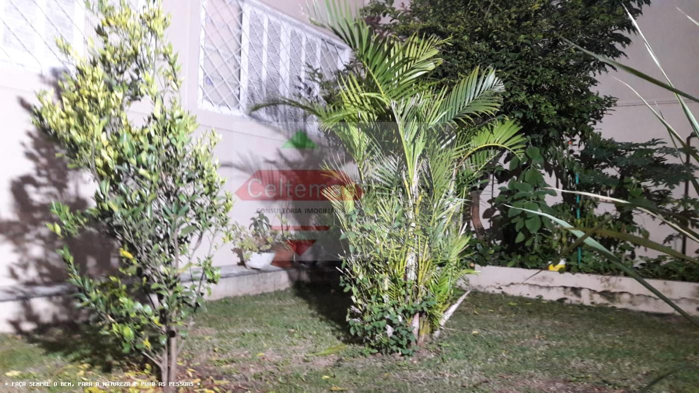 Casa à venda com 3 quartos, 280m² - Foto 1