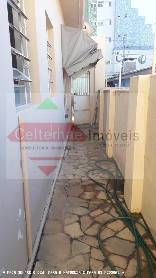 Casa à venda com 3 quartos, 280m² - Foto 3