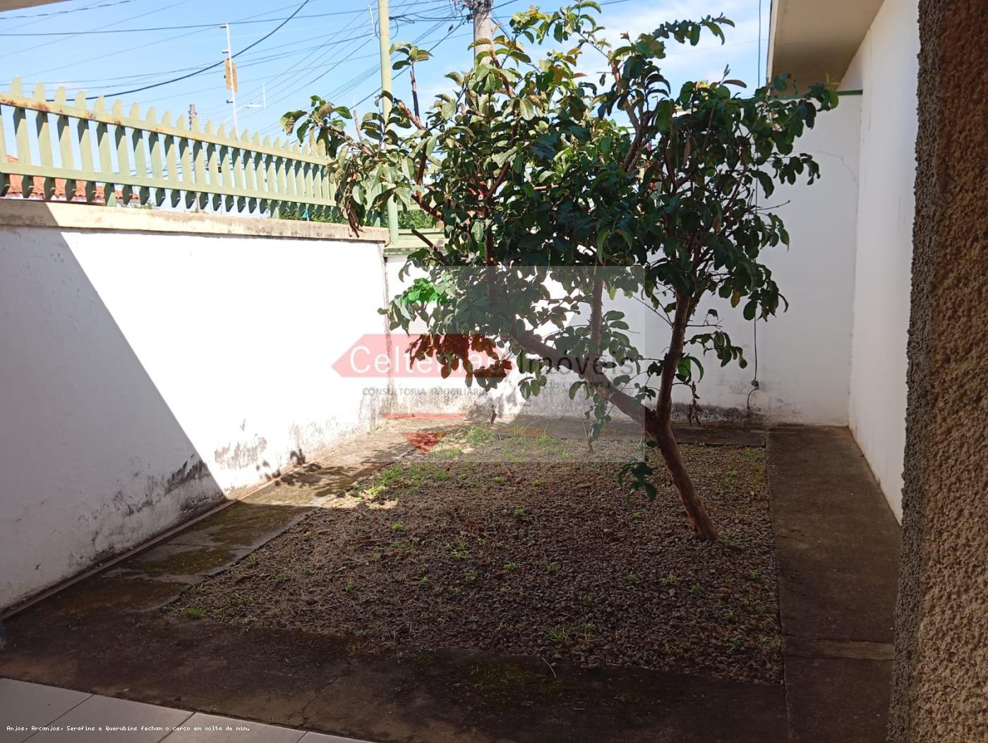 Casa à venda com 5 quartos, 267m² - Foto 2